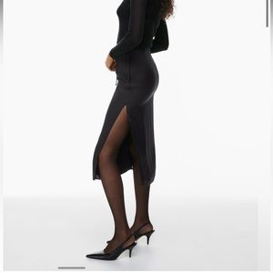 NWOT Aritzia color black Elixir Satin Skirt